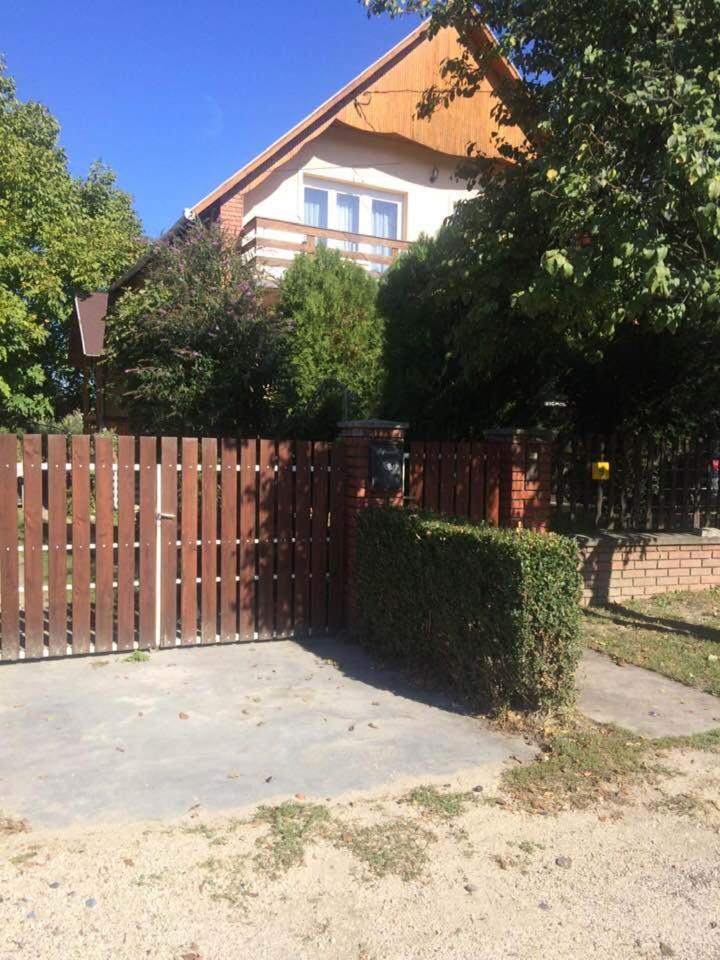 Апартаменти Ady Endre 9.A Балатонфюзфе Екстер'єр фото